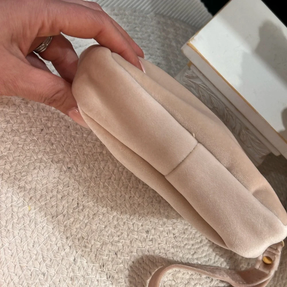 Valentino GWP - Blush Pink Wristlet Clutch - Picture 11 of 11